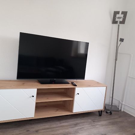 City Apartment Duisburg 1#Netflix &Wlan &Kingsize Bett &Kaffee Maschine & Central & 500M Innenhafen & 2 Min U Bahn Eksteriør billede